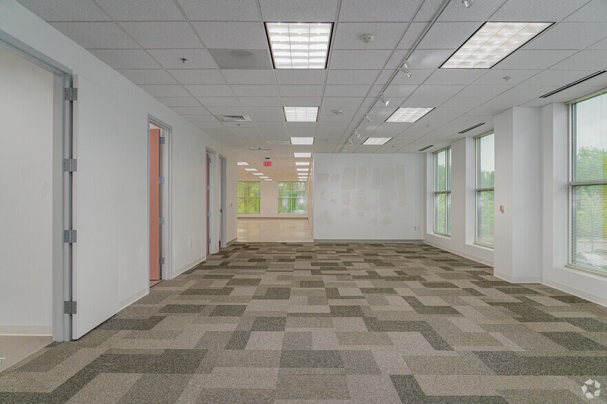 More Photos Of 8020 Arco Corporate Dr, Raleigh Unknown For Lease