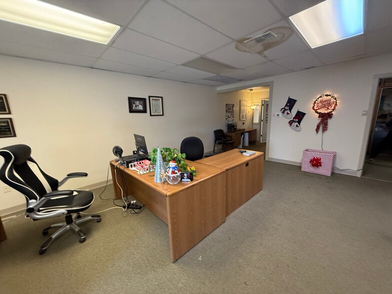 More Photos Of 108 E 1st St, Cameron General Retail For Sale