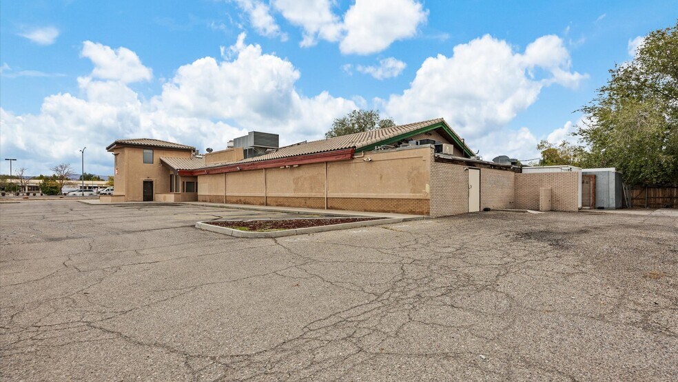 More Photos Of 2839 North Ave, Grand Junction Restaurant For Sale