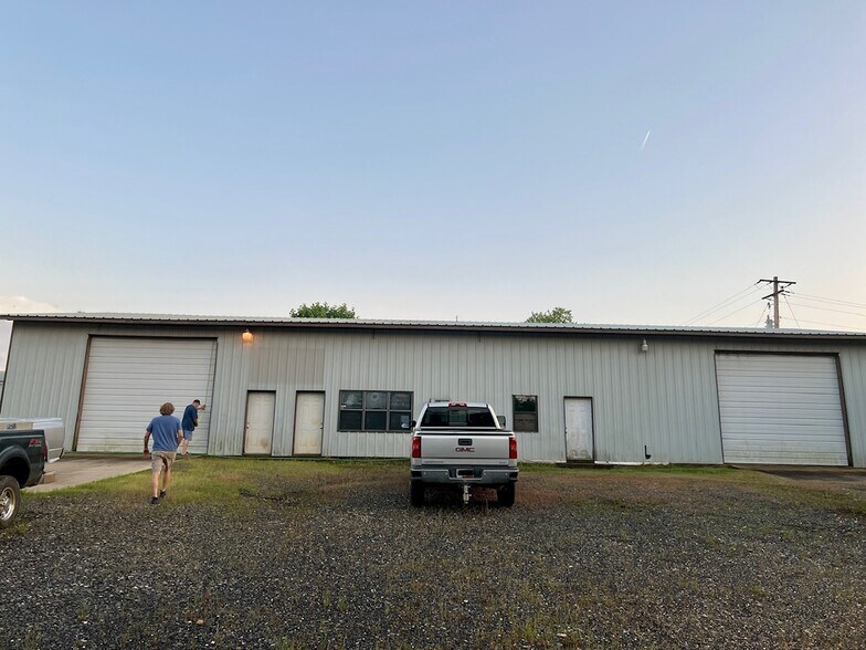 More Photos Of 142 Reynolds rd, Arkadelphia Warehouse For Sale