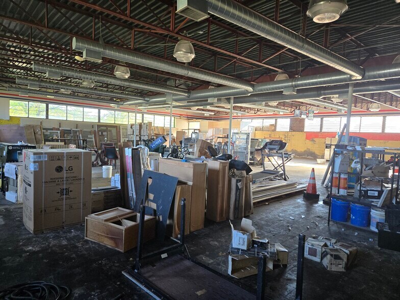 More Photos Of 25814 Ecorse Rd, Taylor Convenience Store For Sale