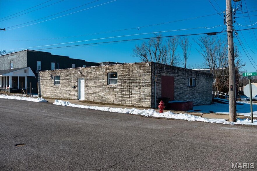 More Photos Of 605 E Main Ave, Cuba Storefront Retail Residential For Sale