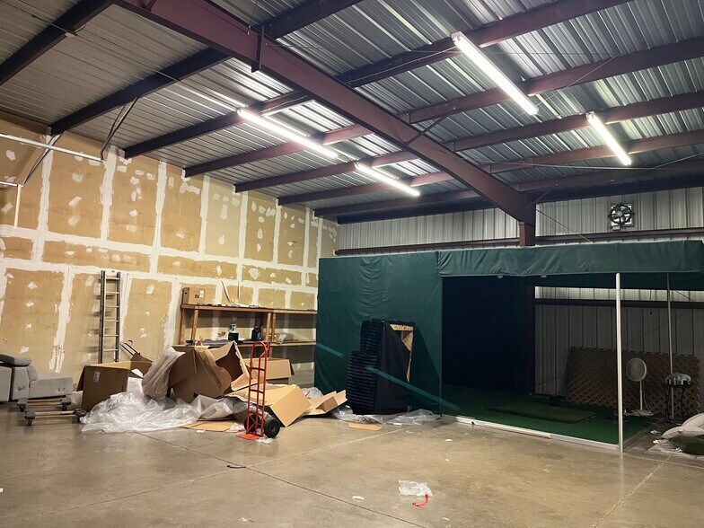 More Photos Of 1430 W Kearney St, Springfield Freestanding For Sale