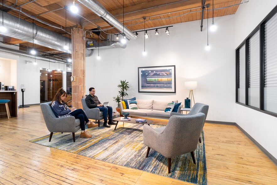 Primary Photo Of 125 S Wacker Dr, Chicago Coworking Space