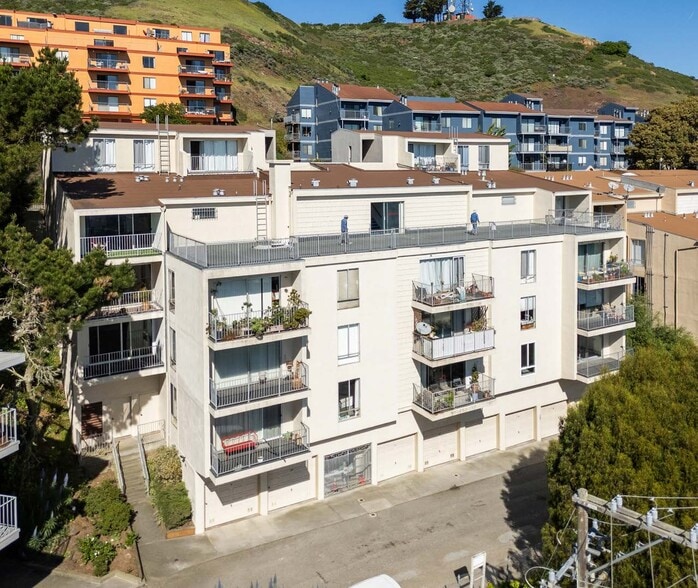 Primary Photo Of 110 Gardenside Dr, San Francisco Apartments For Sale
