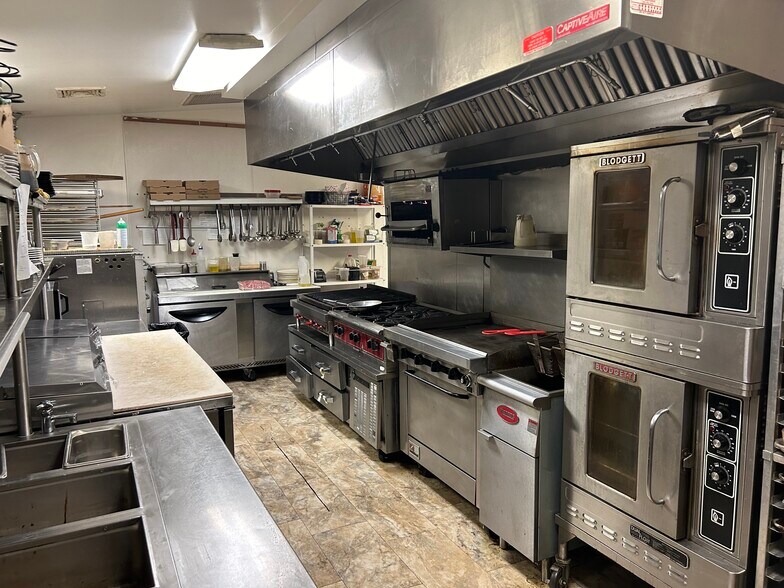 More Photos Of 13448 E Old Route 66, Parks Restaurant For Sale