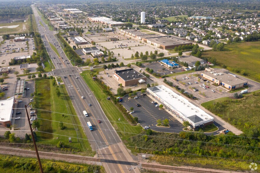 More Photos Of 212-240 N Randall Rd, South Elgin Storefront Retail Office For Lease