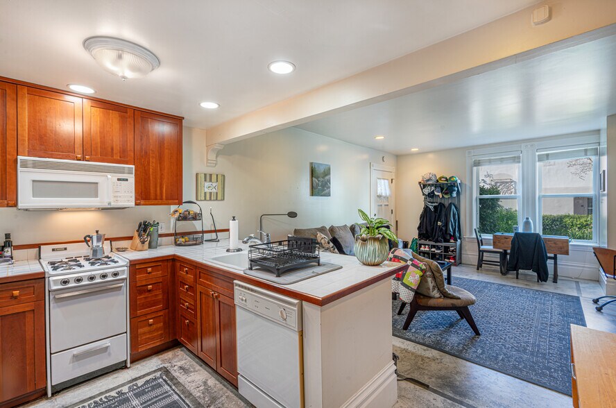 More Photos Of 418 Humboldt St, Santa Rosa Apartments For Sale