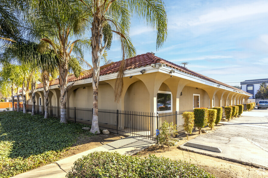 Primary Photo Of 925 E Pennsylvania Ave, Escondido Medical For Lease