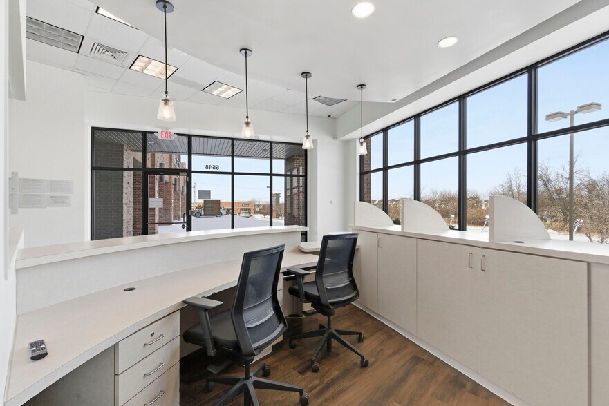More Photos Of 5552 N Farmer Branch Rd, Ozark Office For Sale