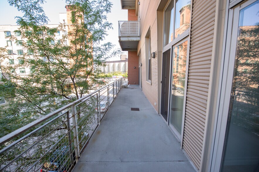 More Photos Of 824 W Superior St, Chicago Office Residential For Sale