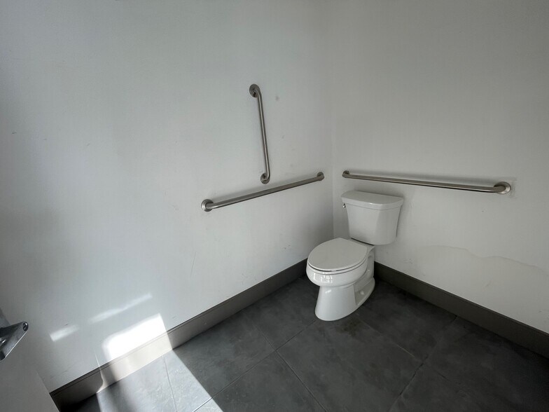 More Photos Of 36-18 Main St, Flushing Office For Sale