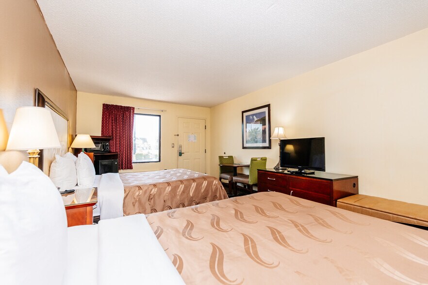 More Photos Of 115 Chapman Rd, Byron Hotel For Sale