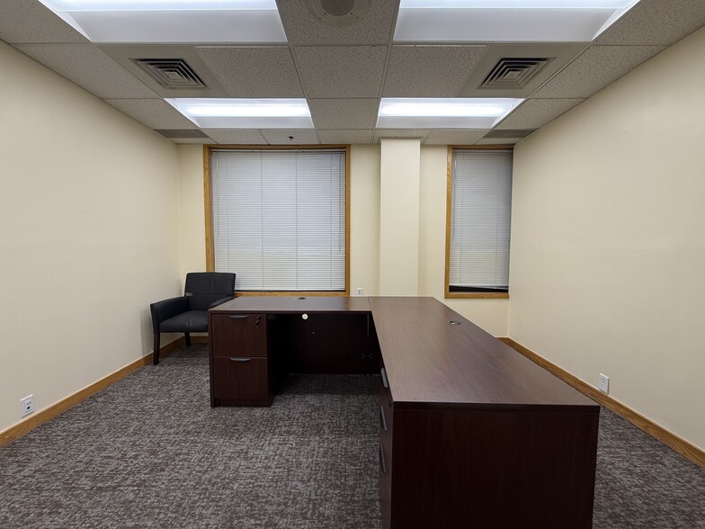 More Photos Of 33 Bartlett St, Lowell Medical For Lease