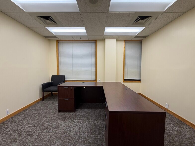 More Photos Of 33 Bartlett St, Lowell Medical For Lease