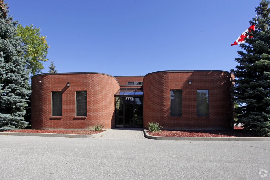 More Photos Of 5777 Coopers Ave, Mississauga Warehouse For Lease