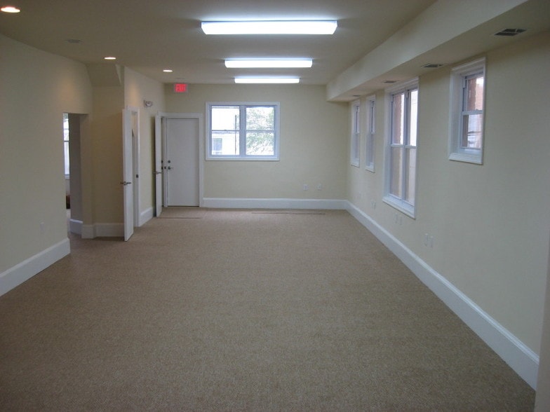 More Photos Of 836 Bonifant St, Silver Spring Office For Lease
