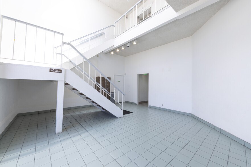 More Photos Of 4265 Fairmount Ave, San Diego Office For Lease