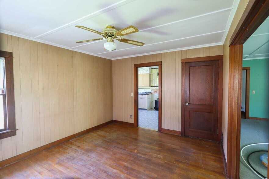 More Photos Of 1499 S State St, North Adams Distribution For Sale