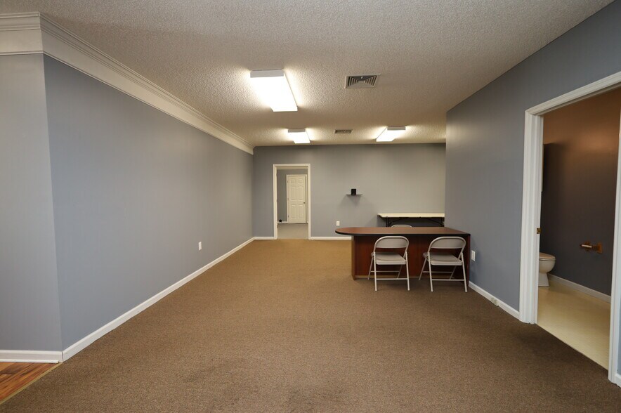 More Photos Of 3470 N Valdosta Rd, Valdosta Office For Lease