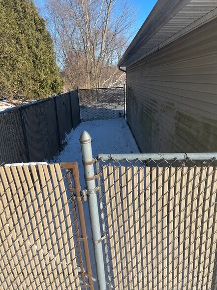 More Photos Of 10137 W HWY 30, Wanatah Flex For Sale