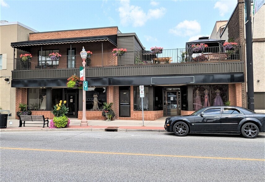 More Photos Of 816 Erie St E, Windsor Storefront Retail Residential For Sale