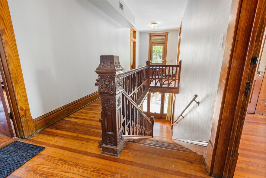 More Photos Of 119 E 20th St, Houston Office Residential For Sale