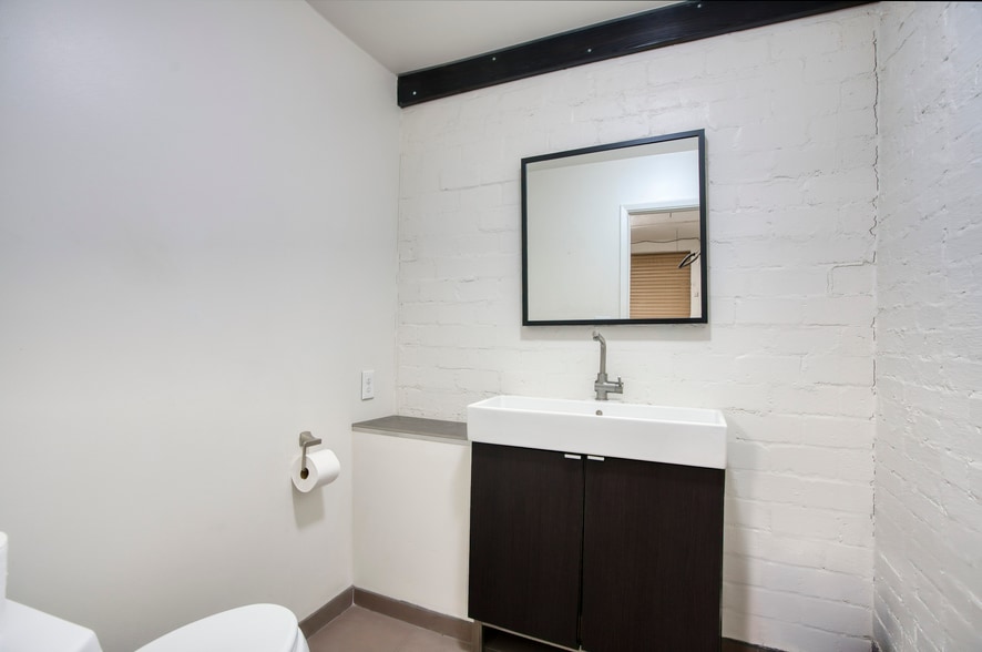 More Photos Of 2301 N 10th St, Phoenix Office Residential For Sale