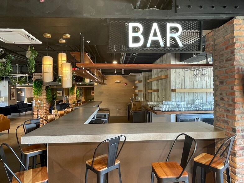 More Photos Of 268 SW 8th St, Miami Restaurant For Lease