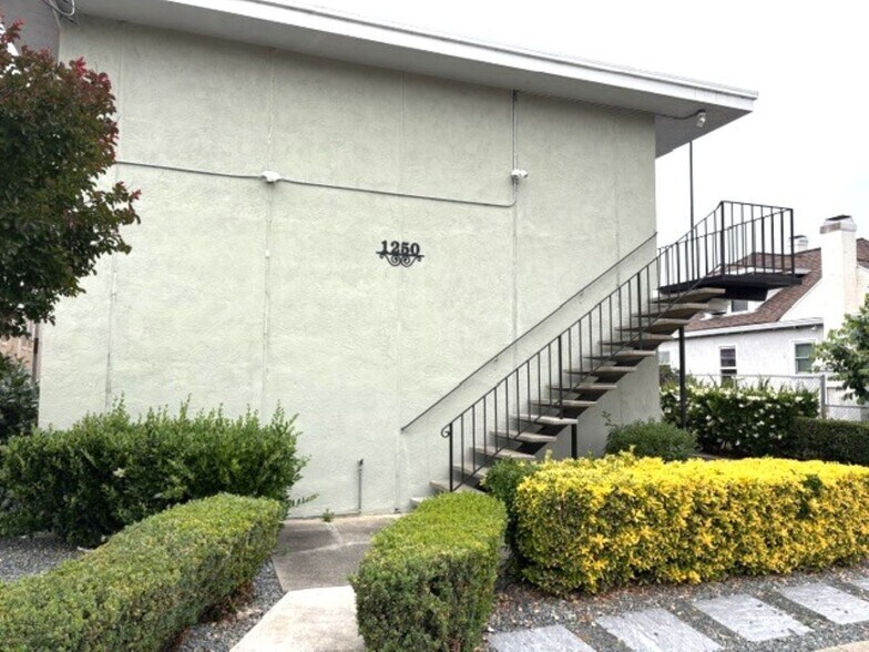 More Photos Of 1250 E St, Hayward Apartments For Sale