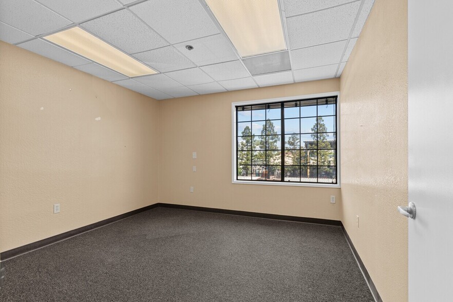 More Photos Of 8421 Auburn Blvd, Citrus Heights Office For Lease