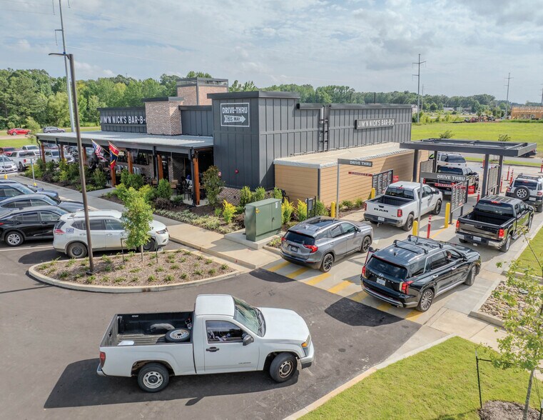 More Photos Of 8401 McGregor Xing, Olive Branch Restaurant For Sale