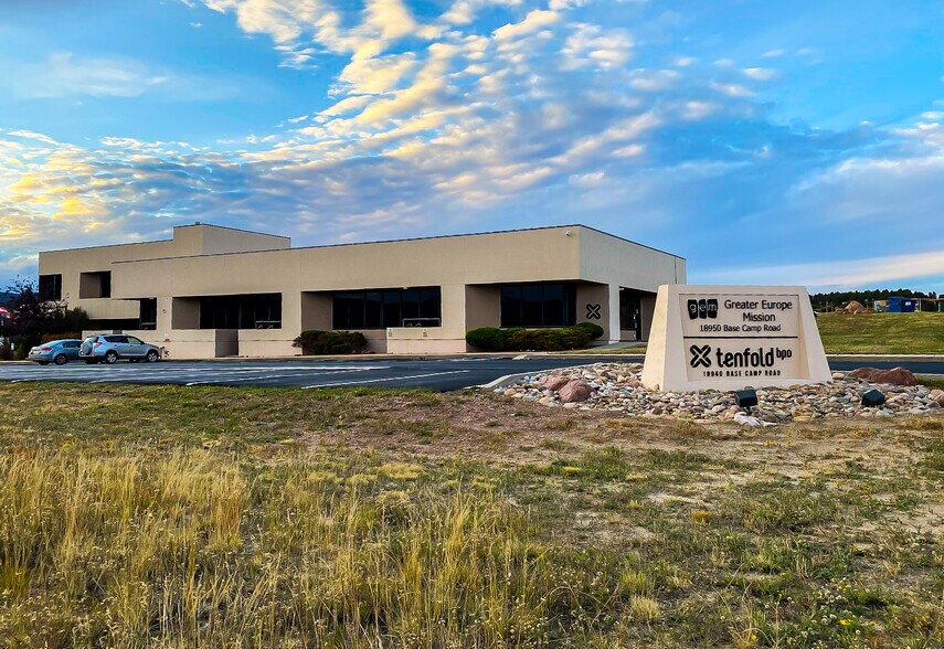 More Photos Of 18950 Base Camp Rd, Monument Office For Lease