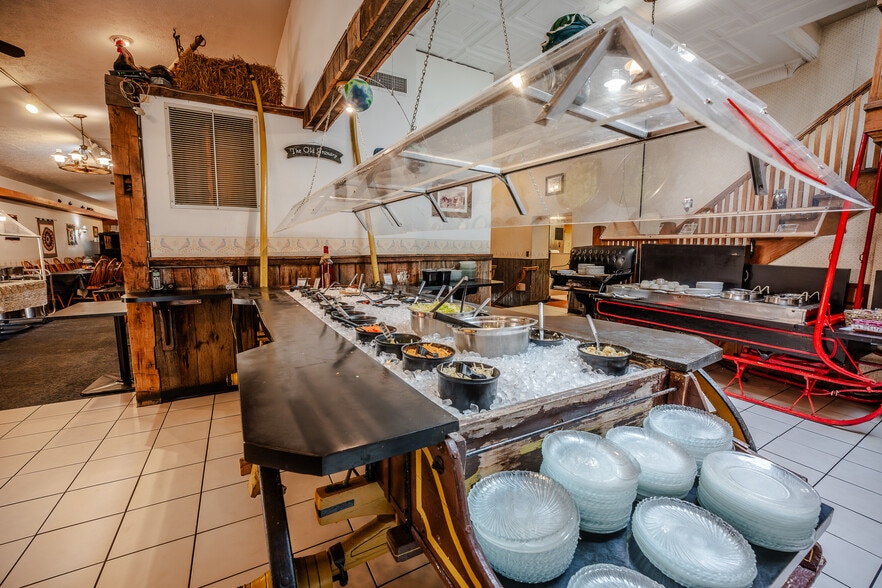 More Photos Of 176 N Market St, Shreve General Retail For Sale