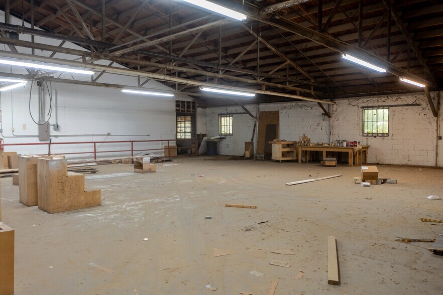 More Photos Of 440 Frankston St, Jacksonville Warehouse For Sale
