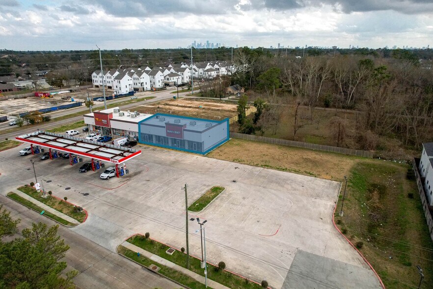 More Photos Of 1183 W Tidwell Rd, Houston Storefront For Lease