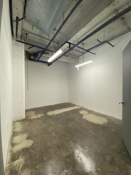 More Photos Of 901 E 31st St, Los Angeles Manufacturing For Lease