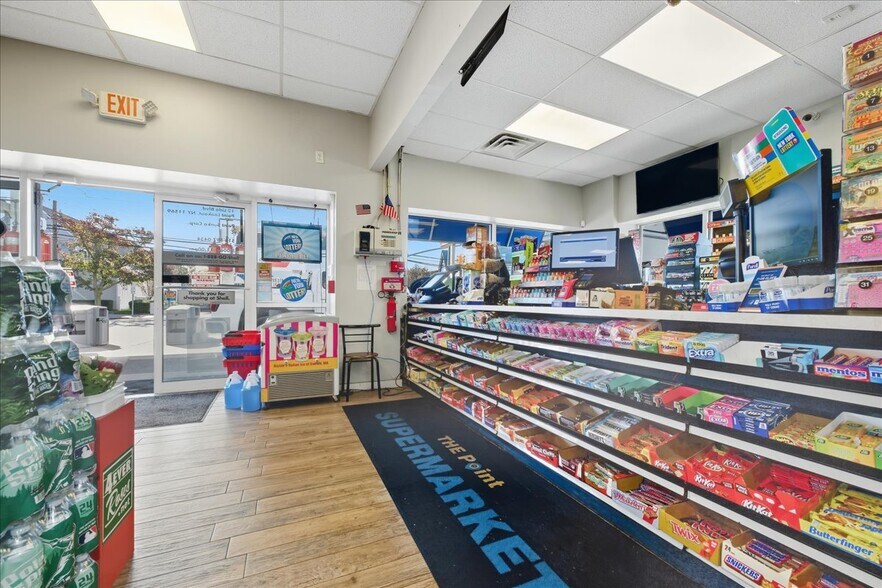 More Photos Of 12 Lido Blvd, Point Lookout Service Station For Sale