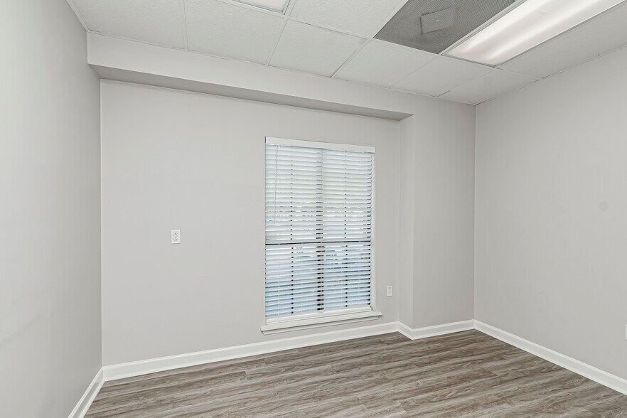 More Photos Of 7423 Picardy Ave, Baton Rouge Medical For Lease