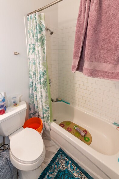 More Photos Of 316 S Broadway, Baltimore Storefront Retail Residential For Sale