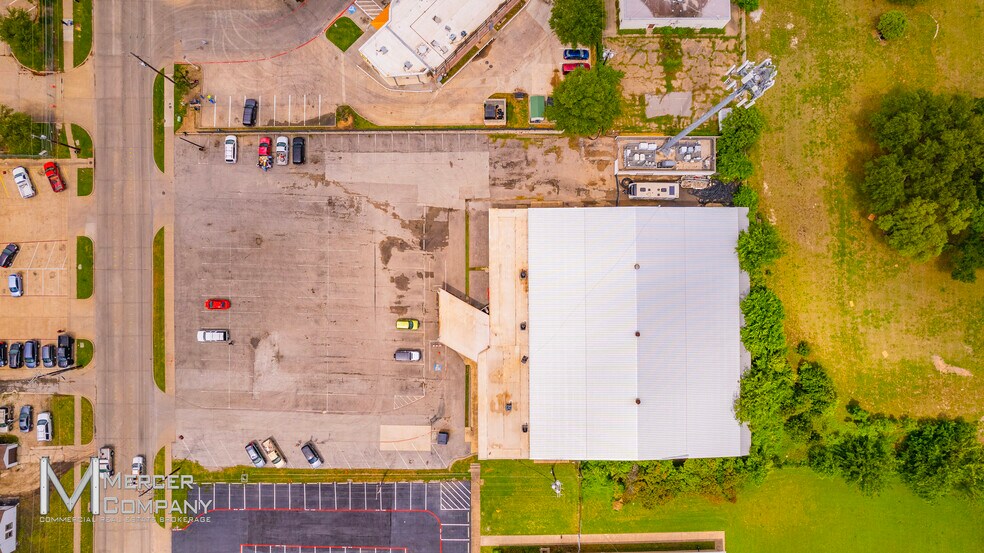 More Photos Of 2020 Saturn Rd, Garland Freestanding For Sale