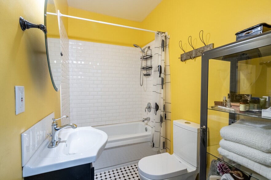 More Photos Of 299 James St N, Hamilton Storefront Retail Residential For Sale