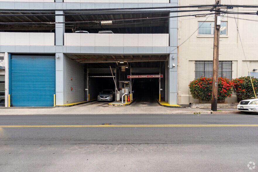 More Photos Of 420 Waiakamilo Rd, Honolulu Office For Lease