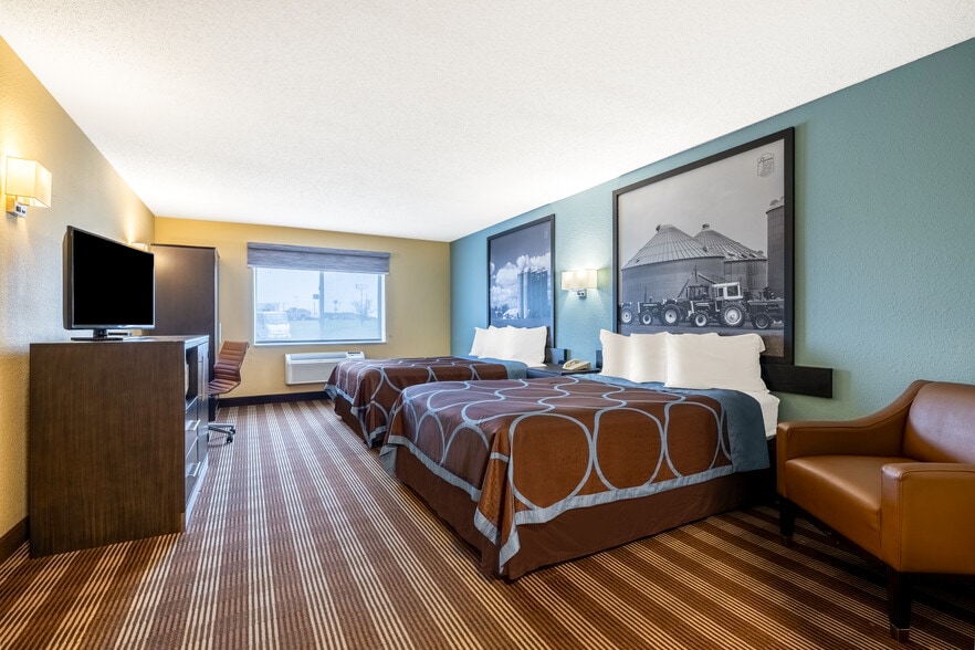 More Photos Of 50663 Oak Grove Rd, Osseo Hotel For Sale
