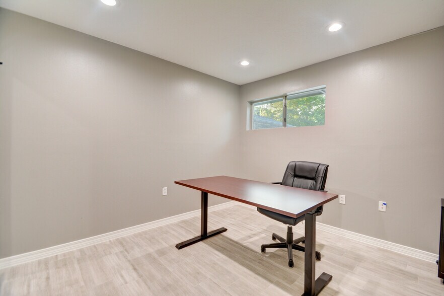 More Photos Of 26615 Oak Ridge Dr, The Woodlands Office For Lease