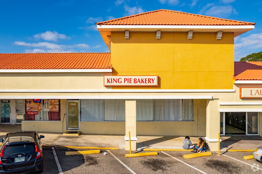 More Photos Of 1224-1260 S Highland Ave, Clearwater General Retail For Lease