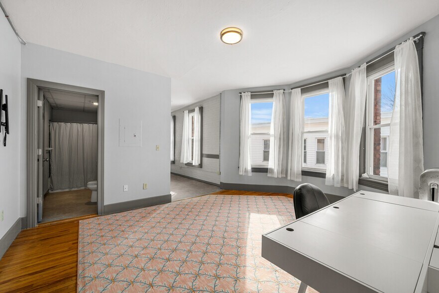 More Photos Of 70-72 Russell Street, Worcester Apartments For Sale