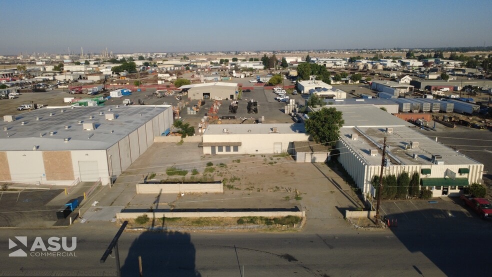 Primary Photo Of 2831 Gibson St, Bakersfield Warehouse For Sale