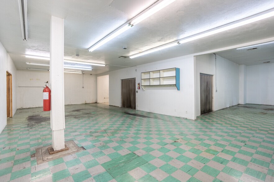 More Photos Of 1455 South St, Redding Flex For Sale