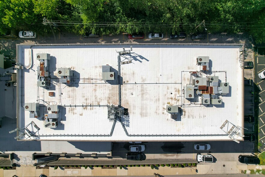 More Photos Of 7700-7750 Clayton Rd, Richmond Heights Office For Sale